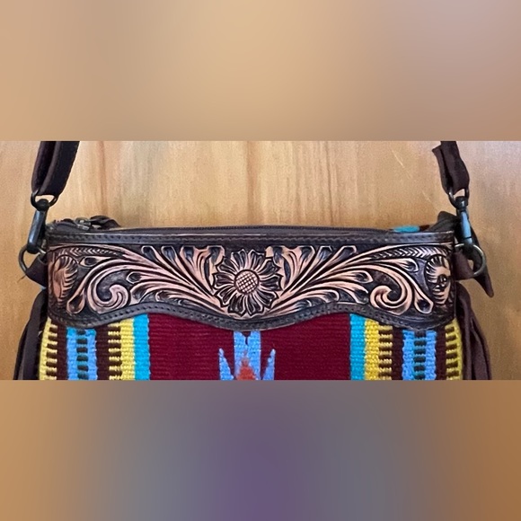 Cross Body Hand Tooled Saddle Blanket Genuine Leather Bag - Picture 3 of 6